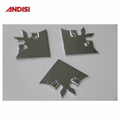 Não padrão 3mm Fish Shape Zinc Plated Steel Metal Bracket com conector de buraco Flat Cabinet Corner Brace