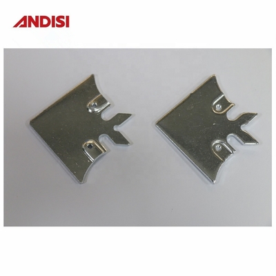 Não padrão 3mm Fish Shape Zinc Plated Steel Metal Bracket com conector de buraco Flat Cabinet Corner Brace