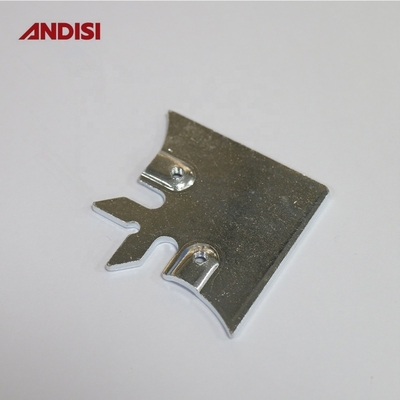 Não padrão 3mm Fish Shape Zinc Plated Steel Metal Bracket com conector de buraco Flat Cabinet Corner Brace